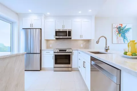 3000 N Palm Aire Dr #404, Pompano Beach, FL 33069