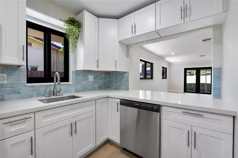 617 NE 38th St, Oakland Park, FL 33334