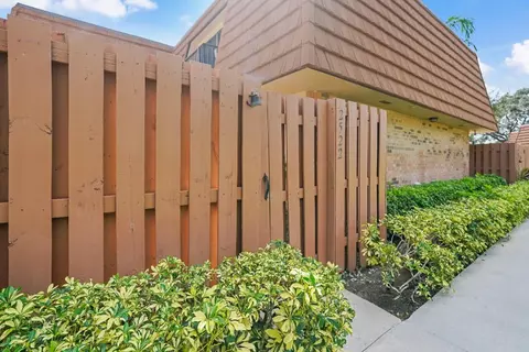 2522 Camelot, Hollywood, FL 33026