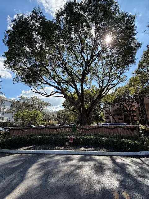 6800 Cypress Rd #511, Plantation, FL 33317