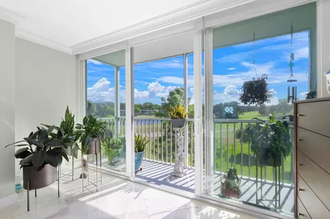 800 Cypress Grove Dr #306, Pompano Beach, FL 33069