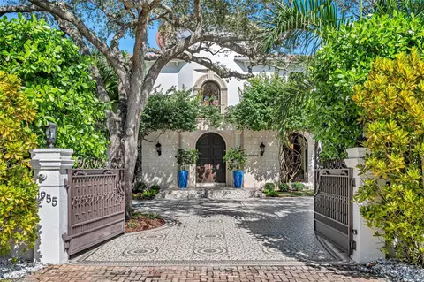 4955 SW 83rd St, Miami, FL 33143