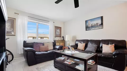 6263 NE 19th Ave #923, Fort Lauderdale, FL 33308