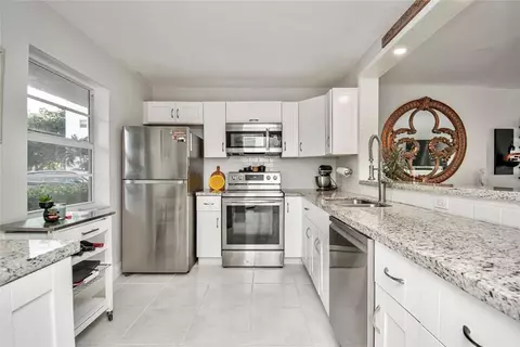 1024 SE 4th #102, Dania Beach, FL 33004