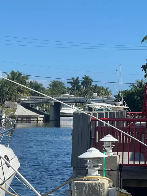 2811 NE 51st St #6, Fort Lauderdale, FL 33308