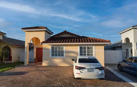 8927 NW 111th, Hialeah, FL 33018