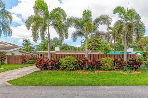 1717 SW 12th Ct, Fort Lauderdale, FL 33312