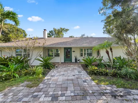3275 13th St, Vero Beach, FL 32960