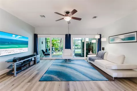272 W Hemingway, Margate, FL 33063