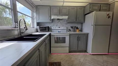 4047 NW 16th St #302, Fort Lauderdale, FL 33313