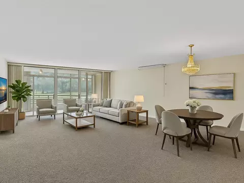 625 S Oaks Dr #305, Pompano Beach, FL 33069