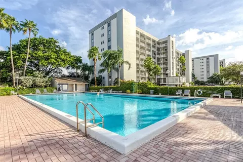 2217 Cypress Is #303, Pompano Beach, FL 33069