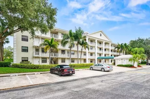 6109 Balboa Cir #304, Boca Raton, FL 33433
