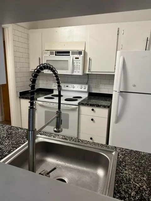 400 N Riverside Dr #102, Pompano Beach, FL 33062