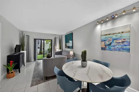 2920 NE 8th #103, Oakland Park, FL 33334