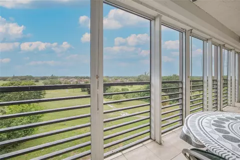 7100 Radice #602, Lauderhill, FL 33319