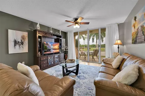 2711 Ocean Clb #204, Hollywood, FL 33019