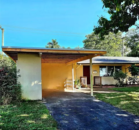 370 NW 65th Ave, Plantation, FL 33317