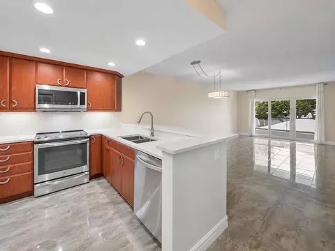 1500 S Ocean Blvd #207, Pompano Beach, FL 33062