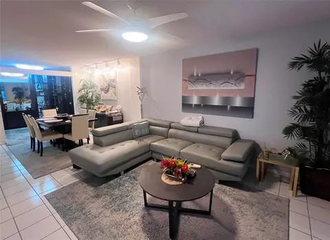 2802 N 46th Ave #321B, Hollywood, FL 33021