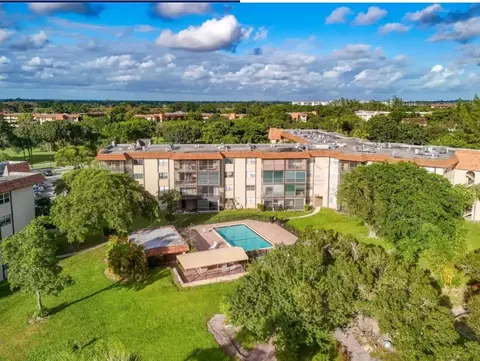 6100 S Falls Cir Dr #204, Lauderhill, FL 33319