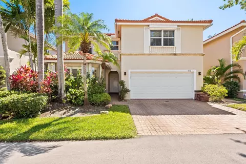 975 Weeping Willow, Hollywood, FL 33019