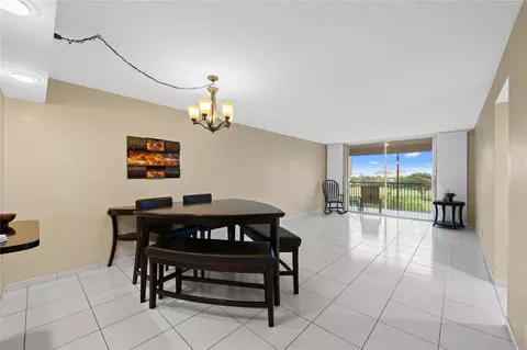 3300 W Rolling Hills Cir #610, Davie, FL 33328