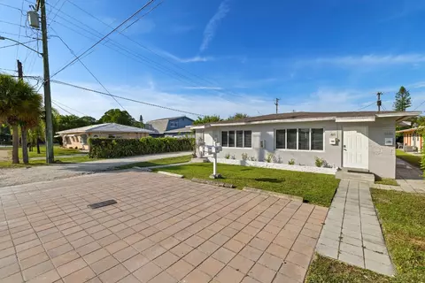 413-415 SE 23rd St, Fort Lauderdale, FL 33316