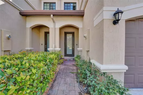 4228 N Dixie #106, Oakland Park, FL 33334