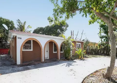 1830 NE 2nd Ln, Boynton Beach, FL 33435