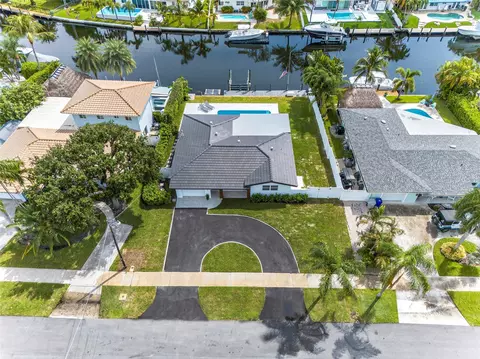 230 SE 3rd, Pompano Beach, FL 33060