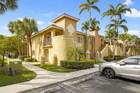 650 NW 78th Ter #201, Pembroke Pines, FL 33024