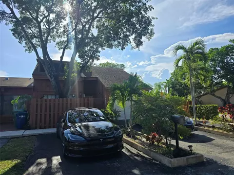 7468 NW 33rd St #7468, Lauderhill, FL 33319