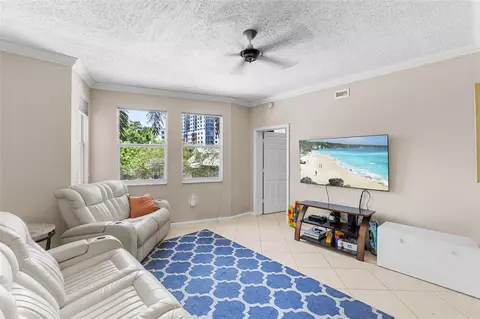 533 NE 3rd #243, Fort Lauderdale, FL 33301