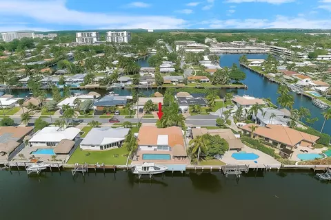 370 SE 3rd Ct, Pompano Beach, FL 33060
