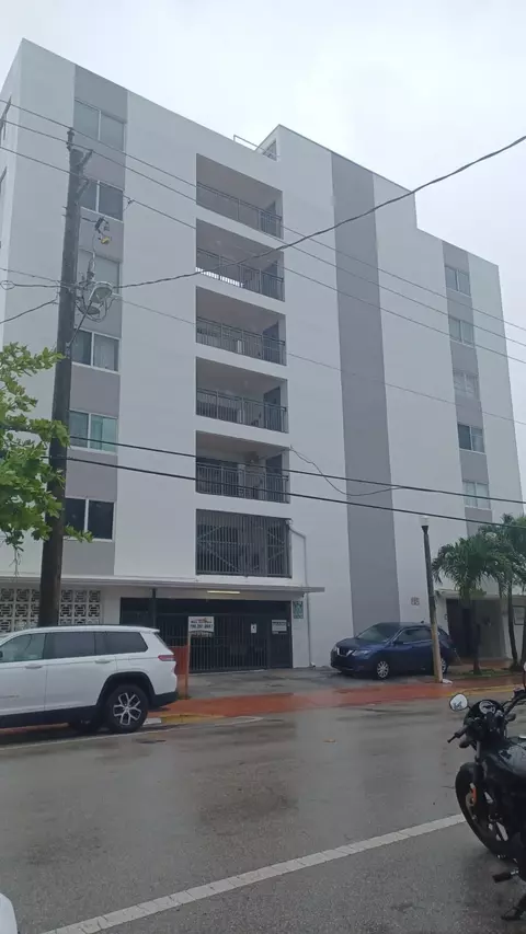 8001 N Crespi Blvd #2C, Miami Beach, FL 33141