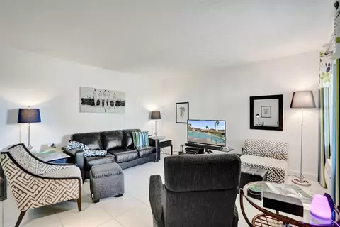 17001 NE 13th Ave #104, Miami, FL 33162