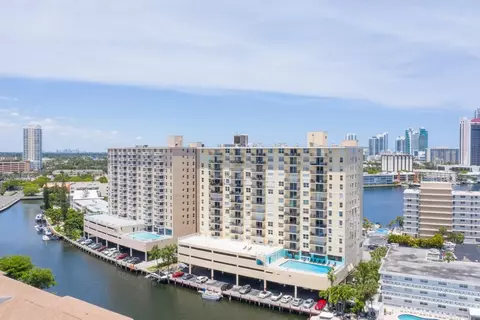 427 Golden Isle #14B, Hallandale Beach, FL 33009