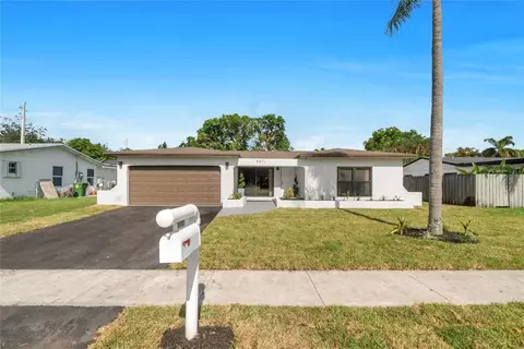 8871 NW 3rd St, Pembroke Pines, FL 33024