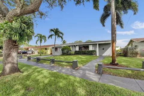 2201 N 49th, Hollywood, FL 33021