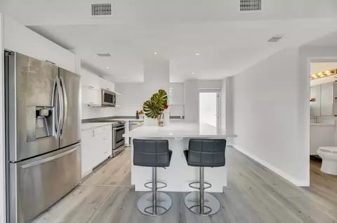 2840 N Ocean Blvd #308, Fort Lauderdale, FL 33308