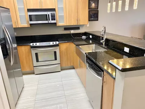 2631 NE 14th Ave #302, Wilton Manors, FL 33334