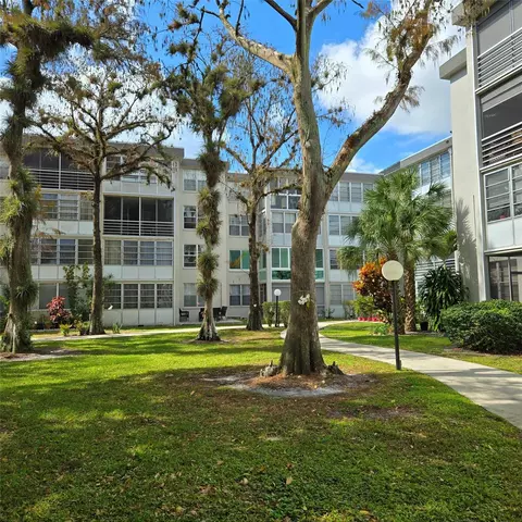 4898 NW 29th Ct #412, Lauderdale Lakes, FL 33313