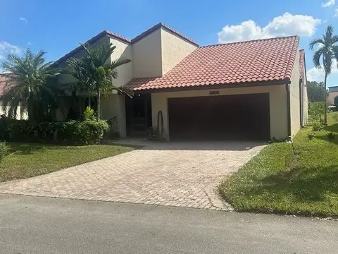 7009 Golf Pointe, Tamarac, FL 33321