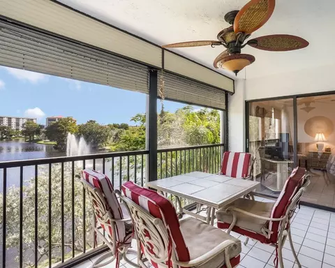 2334 S Cypress Bend Dr #302, Pompano Beach, FL 33069