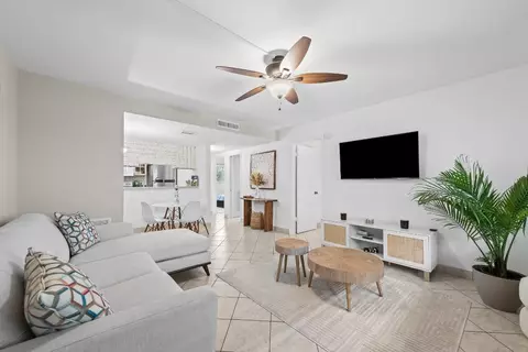 1000 SE 15th St #103, Fort Lauderdale, FL 33316