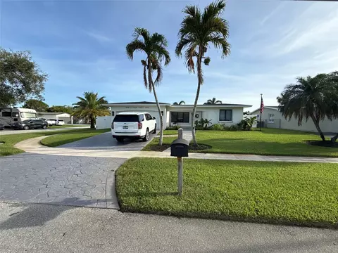 9431 NW 18th, Pembroke Pines, FL 33024