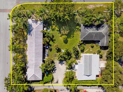 302 SW 15th St, Dania Beach, FL 33004