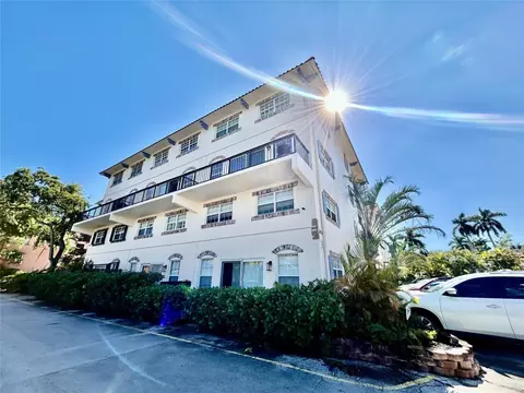 650 Tennis Club Dr #303, Fort Lauderdale, FL 33311