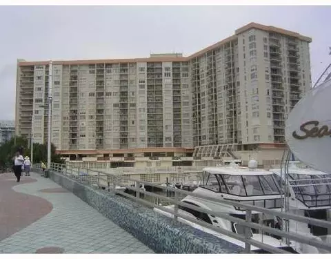 4101 Pine Tree #709, Miami Beach, FL 33140
